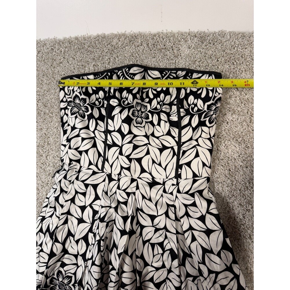 White House Black Market Women's Size 0 Strapless Floral Dress Black White Cotto - Picture 3 of 7
